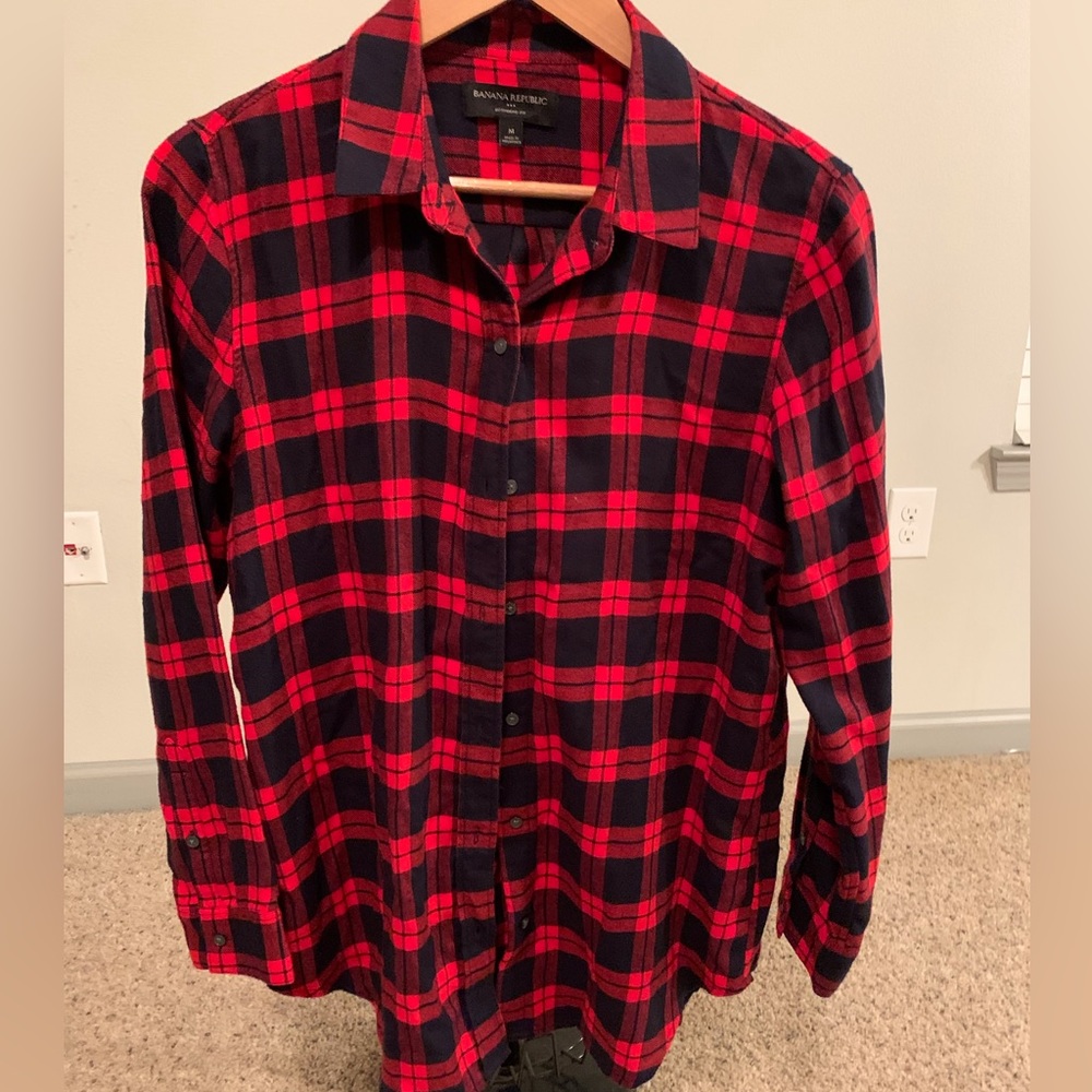 Banana Republic Navy Blue & Red Flannel Boyfriend Fit Shirt